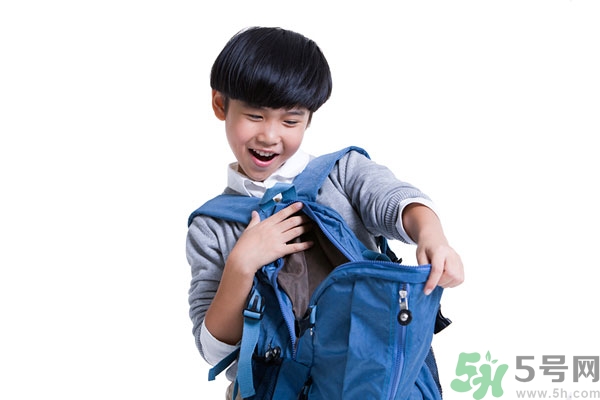 15歲男孩的標準身高應(yīng)該多高？15歲男孩的標準身高體重