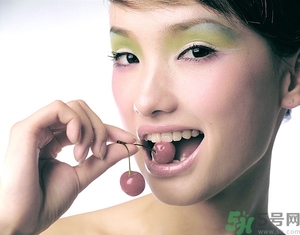 眼影干了怎么辦？眼影保質(zhì)期一般多久？