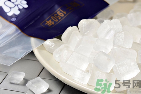 冰糖和白糖紅糖有什么區(qū)別？冰糖和普通糖有什么區(qū)別？