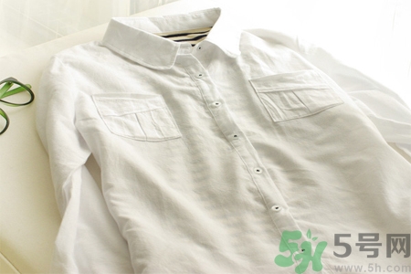 白衣服被染色怎么辦？衣服染色去除小竅門(mén)