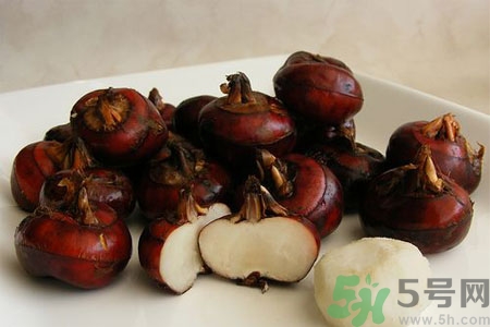 荸薺的營養(yǎng)價(jià)值是什么？荸薺一次可以吃多少？