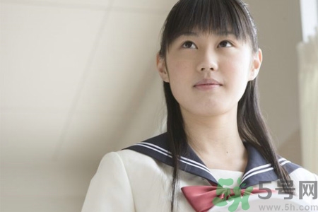 初中生女生的標(biāo)準(zhǔn)胸圍是多少？初中女生正常胸圍是多少？