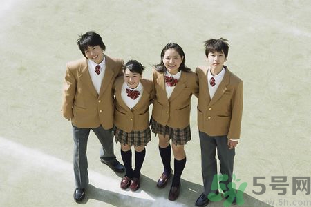 初中生女生的標(biāo)準(zhǔn)胸圍是多少？初中女生正常胸圍是多少？