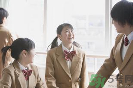 初中生女生的標(biāo)準(zhǔn)胸圍是多少？初中女生正常胸圍是多少？
