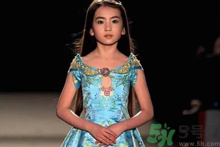 9歲女生的標(biāo)準(zhǔn)身高體重是多少？9歲女生正常身高體重是多少？