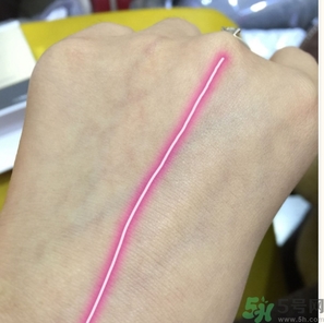 菲詩小鋪水光無瑕氣墊修顏乳怎么樣？菲詩小鋪氣墊cc好用嗎？