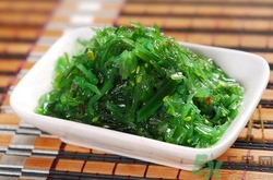 下巴長痘是上火嗎？下巴長痘吃什么好？