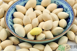 白果什么時(shí)候成熟？沒(méi)熟的白果能不能吃？