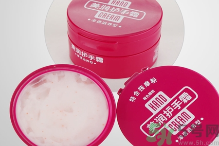 資深堂美潤尿素護手霜怎么樣？資深堂美潤尿素護手霜好用嗎？