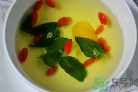 枸杞和檸檬能一起泡水喝嗎？檸檬枸杞茶的功效