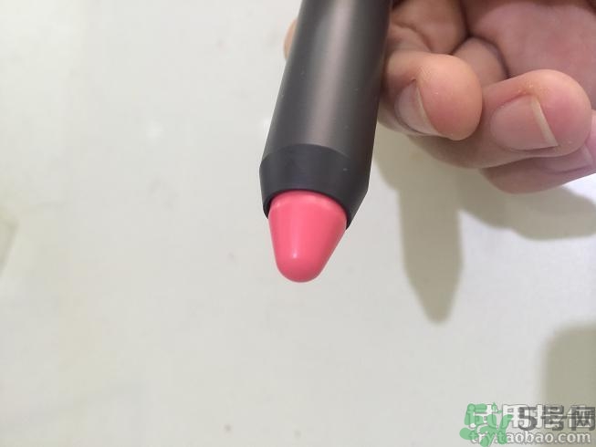 夢(mèng)妝唇膏筆怎么用?夢(mèng)妝唇膏筆使用方法。