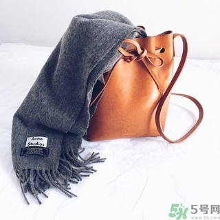Mansur Gavriel水桶包價(jià)格多少錢(qián)？Mansur Gavriel水桶包尺寸大小