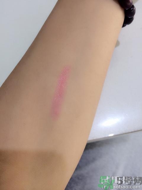 夢(mèng)妝唇膏筆怎么用?夢(mèng)妝唇膏筆使用方法。