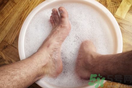 怎么治腳臭？腳臭的原因是什么？