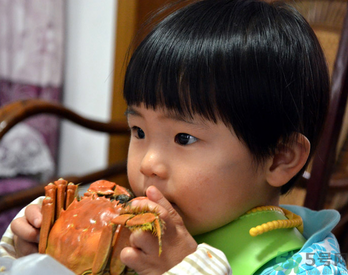 小孩子可以吃螃蟹嗎？小孩吃螃蟹好嗎？
