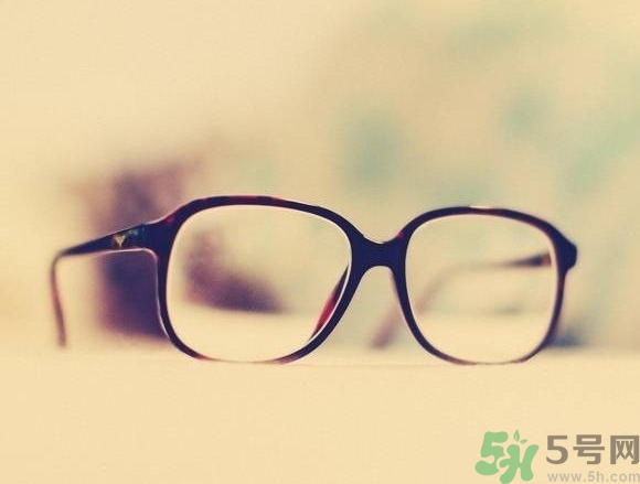 散光多少度算嚴(yán)重？散光相當(dāng)于近視多少度？