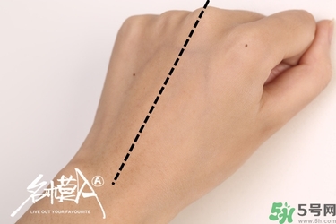the saem得鮮散粉怎么用？得鮮薄荷散粉使用方法