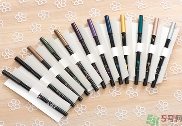 solone眼線筆怎么削？怎么推出來？