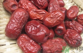 紅棗的營(yíng)養(yǎng)價(jià)值 紅棗的功效與作用及食用方法 紅棗的營(yíng)養(yǎng)價(jià)值 紅棗的功效與作用及食用方法