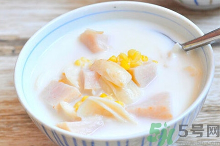 吃芋頭可以喝牛奶嗎？吃芋頭喝牛?奶有什么好處？