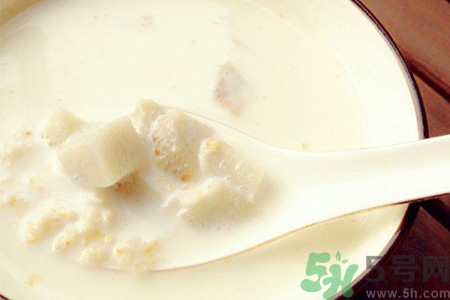 吃芋頭可以喝牛奶嗎？吃芋頭喝牛?奶有什么好處？