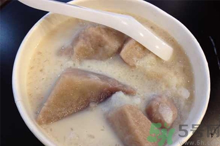 吃芋頭可以喝牛奶嗎？吃芋頭喝牛?奶有什么好處？