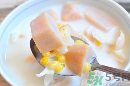 吃芋頭可以喝牛奶嗎？吃芋頭喝牛?奶有什么好處？