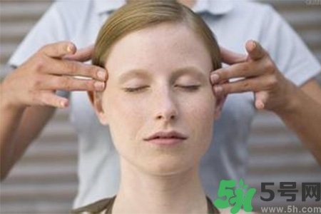 下午犯困怎么辦？犯困按摩什么穴位效果最快？