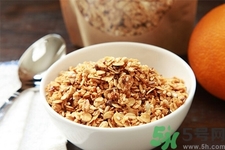 吃燕麥片有什么好處？燕麥片吃了對人的好處有哪些？