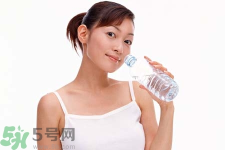 喝水能預(yù)防心血管疾病嗎？什么時(shí)候喝水對(duì)身體最好？