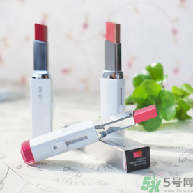 蘭芝雙色口紅哪個(gè)顏色好看？蘭芝雙色口紅怎么涂？