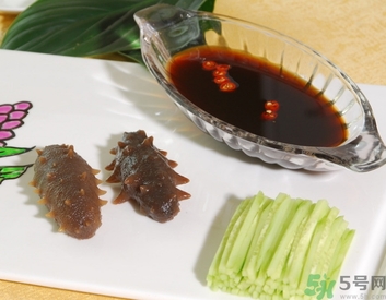 海參可以和雞蛋一起吃嗎？海參可以和雞一起煲湯嗎？