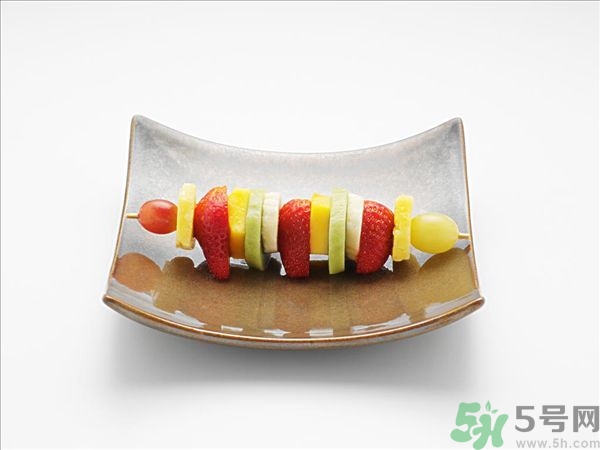 吃芒果可以喝酒嗎?喝酒吃芒果會(huì)怎么樣?