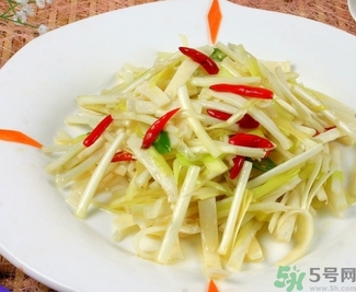 韭黃是怎么長(zhǎng)出來(lái)的？韭黃是怎么種出來(lái)的？