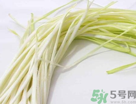 韭黃是蒜黃嗎？韭黃和蒜黃的區(qū)別？