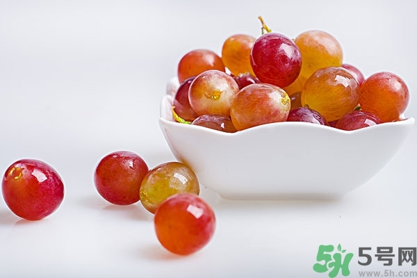 葡萄籽怎么吃效果最好？無(wú)籽葡萄對(duì)身體有害嗎？