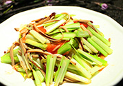 韭黃是蒜黃嗎？韭黃和蒜黃的區(qū)別？