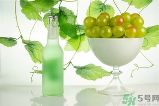 葡萄和蘋果可以一起吃嗎？葡萄和蘋果可以一起榨汁嗎？