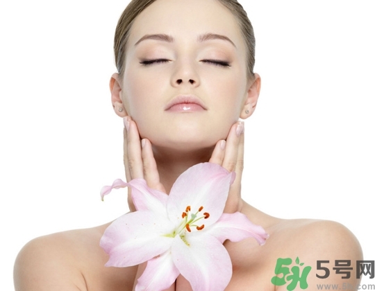 夏天曬黑了多久恢復(fù)？夏天曬黑了怎么白回來？
