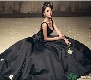 結(jié)婚可以穿黑襯衫嗎？參加婚禮可以穿黑色衣服嗎？