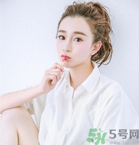 皮膚不白的人染什么顏色的頭發(fā)？頭發(fā)顏色怎么選擇？