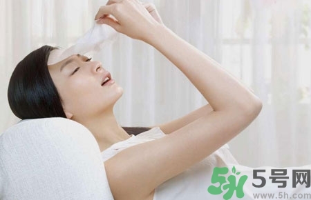 夏天曬黑了多久恢復(fù)？夏天曬黑了怎么白回來？