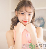 皮膚不白的人染什么顏色的頭發(fā)？頭發(fā)顏色怎么選擇？