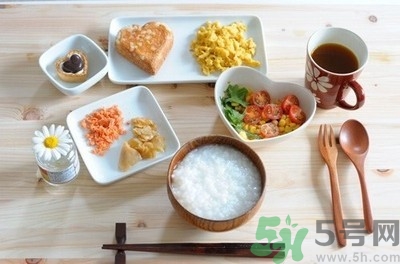 早餐怎么吃才健康？上班族早餐吃什么好？