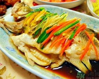 鱸魚的熱量是多少？清蒸鱸魚的熱量是多少？