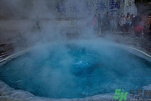 泡溫泉什么季節(jié)最好？泡溫泉的最佳時(shí)間長度