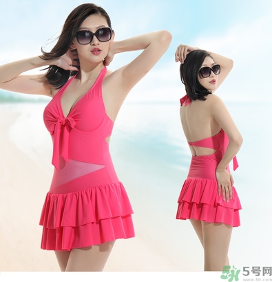 泡溫泉穿什么衣服？泡溫泉穿什么樣的泳衣？