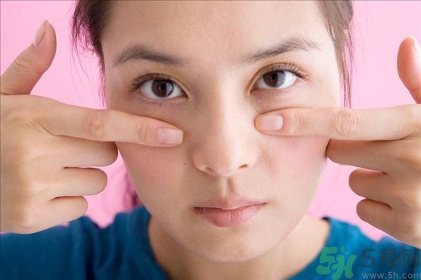 天生腫眼泡怎么消除？天生腫眼泡怎么辦？