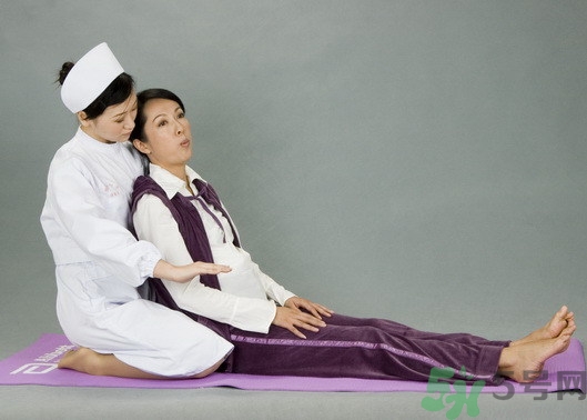 分娩時(shí)怎么呼吸？分娩時(shí)如何正確使力？