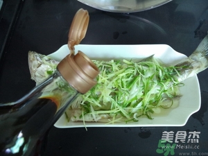 鱸魚(yú)蒸多長(zhǎng)時(shí)間？鱸魚(yú)怎么蒸？